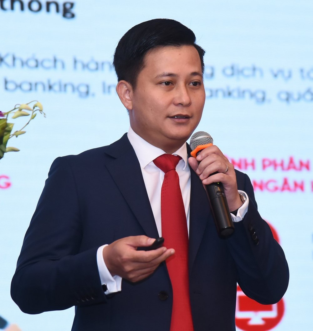 Ông Trần Công Quỳnh Lân, Phó Tổng giám đốc VietinBank