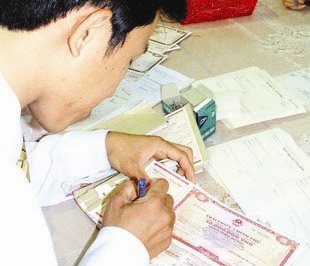 Trái phiếu bằng tiền đồng hiện thiếu sự hấp dẫn do lãi suất vẫn còn thấp.