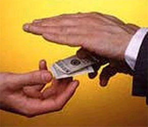 Tổng số tiền đánh cắp, tham nhũng, trốn thuế được chuyển qua biên giới giữa các quốc gia hiện vào khoảng từ 1.000 - 1.600 tỉ USD/năm.