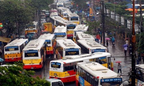 Hà Nội “hoãn binh” việc đổi giờ làm, học