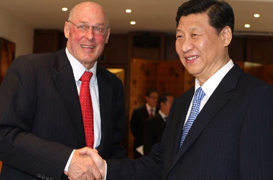 Ông Tập Cận Bình (bên phải) và ông Henry Paulson - Ảnh: China Daily.