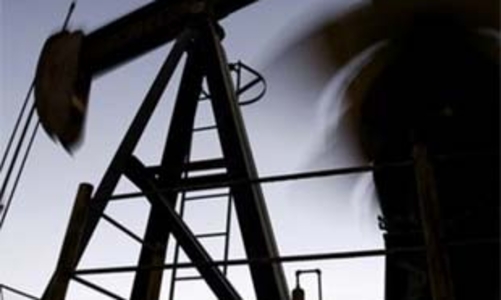 Giá vàng đảo chiều, giá dầu tăng mạnh