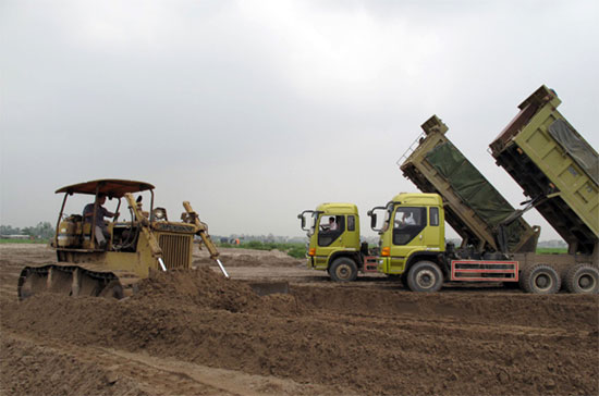 Phân tích của nhiều chuyên gia kinh tế cho thấy, Chính phủ Việt Nam là nhà đầu tư lớn nhất (tính theo % GDP) so với chính phủ các nước trong khu vực Đông Á và Đông Nam Á.