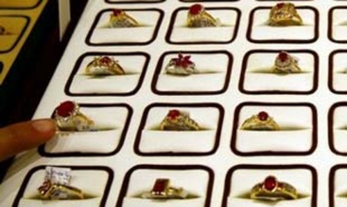 Giá vàng trong nước “cố thủ”, giá USD tiếp tục tăng