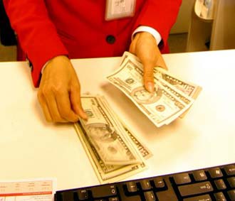 “Tâm lý đang làm méo mó tỷ giá hiện nay” - Ảnh: Việt Tuấn.