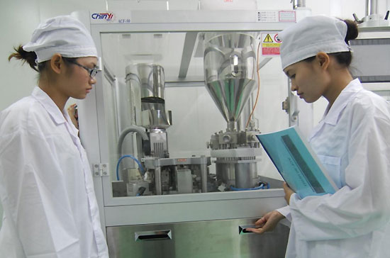 Bào chế thực phẩm chức năng TRYTOKC từ loài kiến đen.