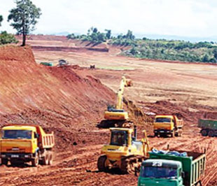 Một góc khu mỏ bauxite thuộc dự án Nhân Cơ (Đắc Nông) - Ảnh: SGTT.