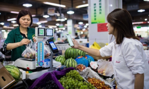 Châu Á: Thẻ tín dụng thất thế trong cuộc đua thanh toán không tiền mặt 