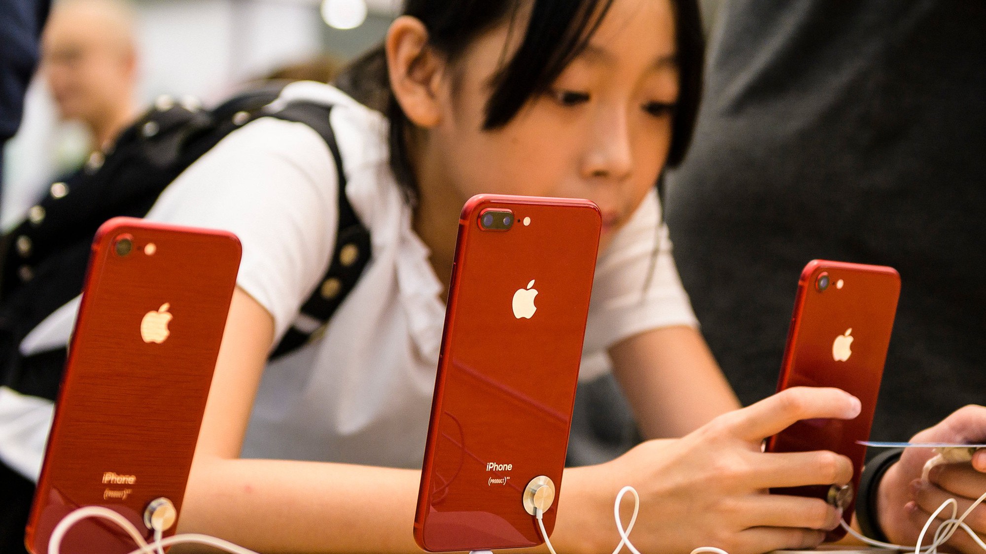 iPhone được lắp ráp chủ yếu tại Trung Quốc - Ảnh: Shutterstock.