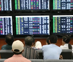 Với hướng dẫn như trên, các cổ đông lớn sẽ biết để thực hiện mỗi khi có sự thay đổi về tỷ lệ sở hữu, tránh bị xử phạt do vi phạm công bố thông tin - Ảnh: Mạnh Thắng.