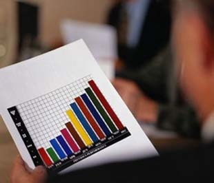 Khi nền kinh tế rơi vào khủng hoảng thì các áp lực báo cáo tài chính càng trở thành vấn đề lớn.