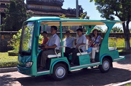 Mỗi ôtô điện có thể chở 5-12 khách với giá dự kiến khoảng từ 10.000-30.000 đồng/người/lượt.