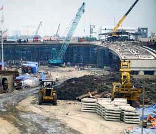 Đại lộ Đông Tây (Tp.HCM) là một trong những dự án lớn từ vốn ODA của Nhật - Ảnh: Trần Việt Đức.