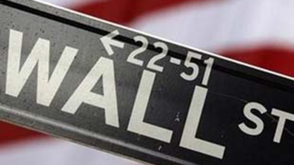 Phố Wall: Đánh đổi tự do để tồn tại?