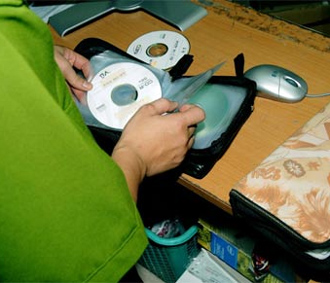 Tỷ lệ vi phạm bản quyền phần mềm máy tính của Việt Nam đã giảm từ mức 88% trong năm 2006 xuống còn 85% trong năm 2007.
