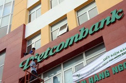 Sau khi tăng vốn đợt 2, hệ số CAR của Vietcombank dự tính mới đạt được 9,5% - Ảnh: Việt Tuấn.