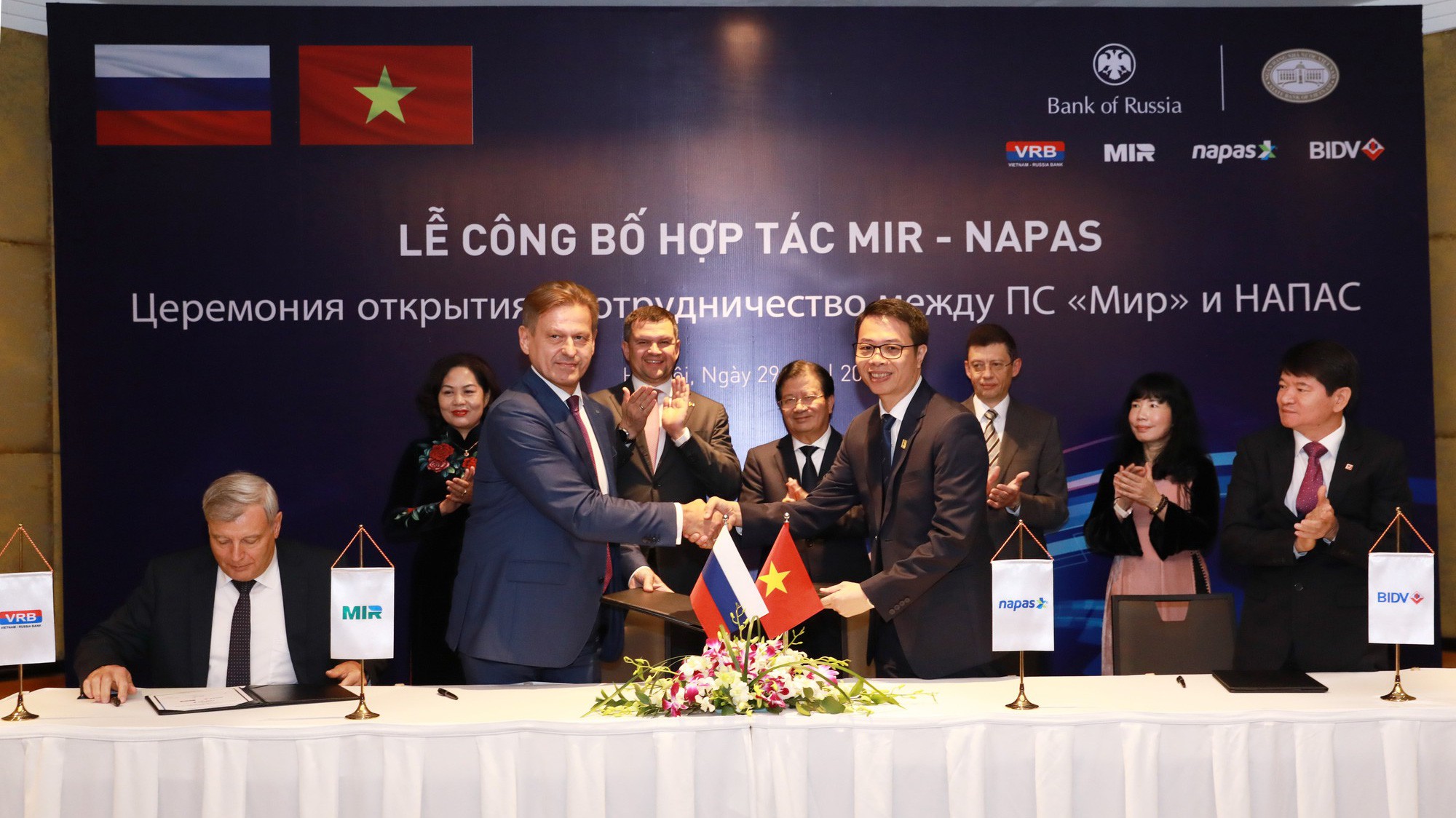 Đại diện Napas và NSPK ký thỏa thuận hợp tác
