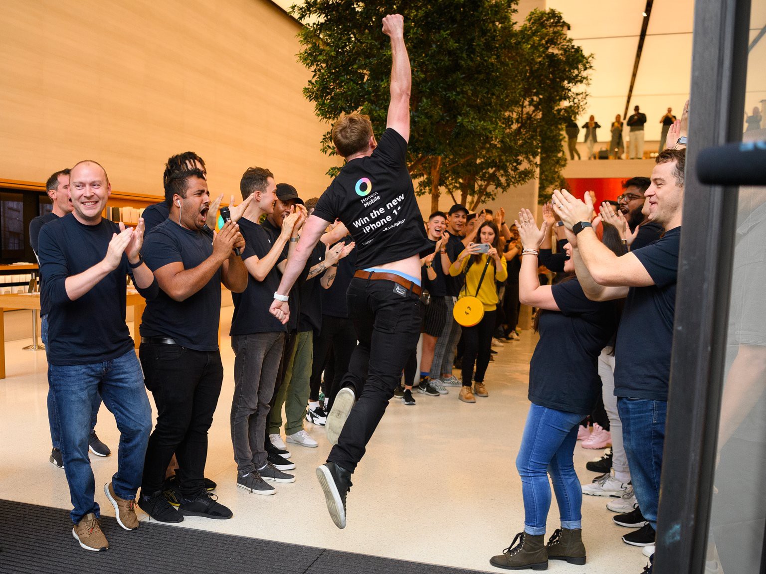 5d8498b02e22af5de30fd935-1536-1152