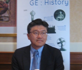 "Đúng là chúng tôi đánh giá cao thị trường Việt Nam và đang có những kế hoạch đầu tư tương xứng với tiềm năng lớn này."