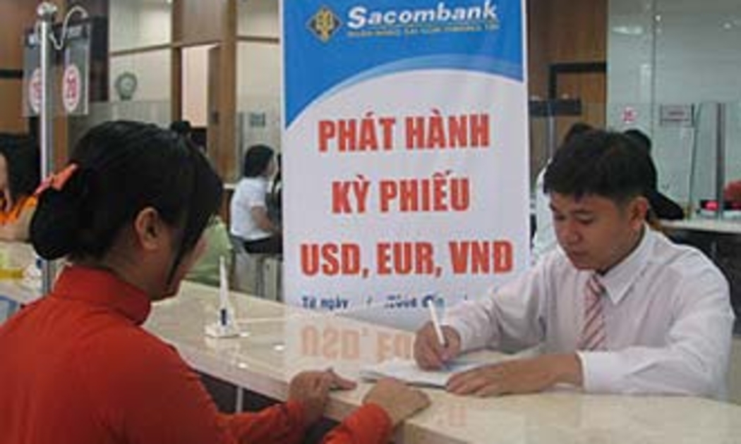 Tại một điểm giao dịch của Sacombank.