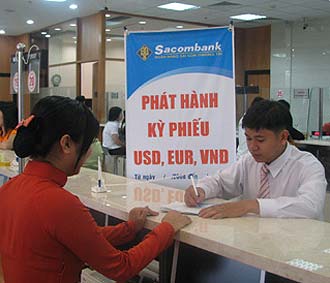 Tại một điểm giao dịch của Sacombank.