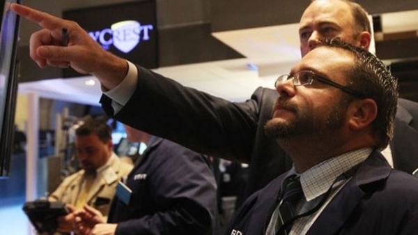 Phố Wall bật tăng, bất chấp động đất ở Nhật