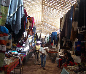 Một khu chợ ở Chile.