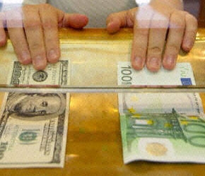 So với cùng kỳ năm trước, Euro hiện đã tăng 7,7% đối với USD.