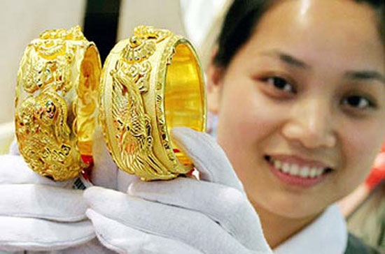Vàng trong nước tăng mạnh trở lại.