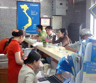 Giao dịch tại một chi nhánh của Sacombank.