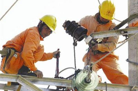 Bộ Công Thương đang “thúc” các chủ đầu tư các dự án nguồn điện đẩy nhanh tiến độ.