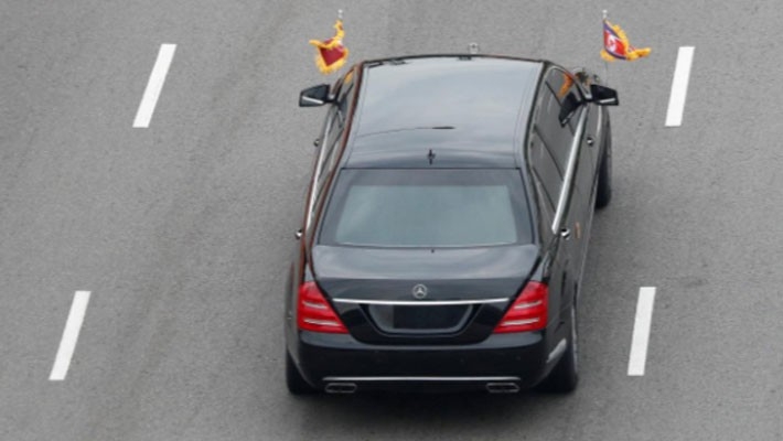 Hai ông Trump và Kim Jong Un bắt tay, bước vào cuộc gặp thượng đỉnh - Ảnh 5.