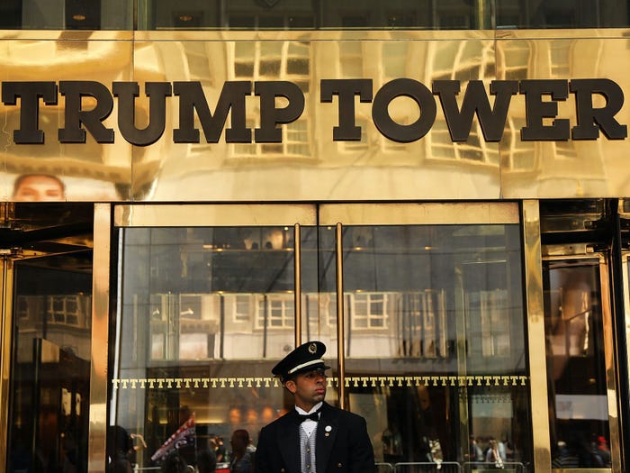 Hôm 12/1, Cushman & Wakefield, một trong những hãng môi giới bất động sản thương mại lớn nhất tại Mỹ, tuyên bố sẽ dừng hợp tác với Trump Organization. Công ty này đã làm ăn với gia đình Trump suốt nhiều thập kỷ với các hợp đồng cho thuê như tại 40 Wall Street và Trump Tower, cùng nhiều hoạt động khác - Ảnh: Getty Images
