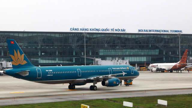 Việc quản lý tài sản kết cấu hạ tầng hàng không do nhà nước đầu tư, quản lý và tài sản kết cấu hạ tầng hàng không gắn với mặt đất, mặt nước chưa tính thành phần vốn nhà nước tại doanh nghiệp thì thực hiện theo pháp luật về quản lý tài sản công.