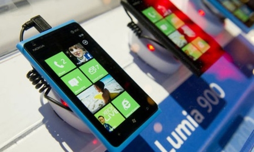 Nokia “khoe” Lumia bán tốt hơn dự tính