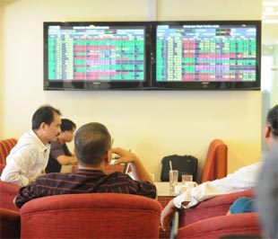 Chỉ số VN-Index đã tăng gần 30% trong quý 3/2009 - Ảnh: Quang Liên.
