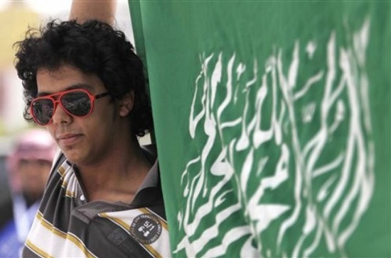 Chính phủ Saudi Arabia cam kết chi 400 tỷ USD cải thiện giáo dục, cơ sở hạ tầng và y tế. 