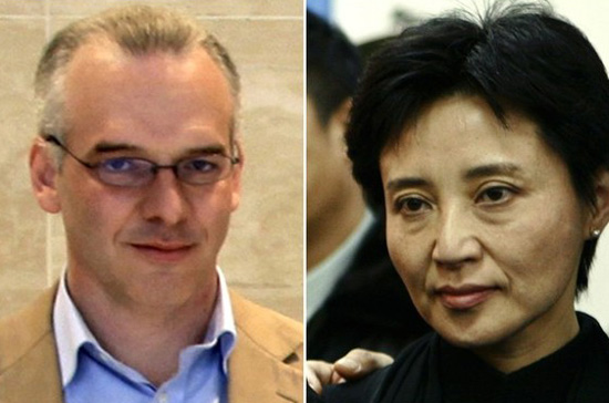 Hôm 10/8, bà Cốc Khai Lai (phải) đã chính thức thừa nhận mình đã đầu độc và giết hại doanh nhân người Anh Neil Heywood tại một khách sạn ở Trùng Khánh hồi tháng 11 năm ngoái - Ảnh: Reuters.