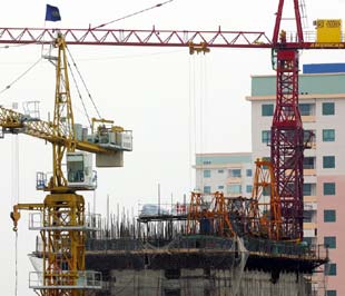 Các tổ chức tín dụng phải thống kê đầy đủ tình hình cho vay đối với các dự án đầu tư bất động sản đang dở dang đến 31/10/2008.