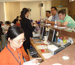 Thu nhập từ kinh doanh ngoại hối chiếm tỷ trọng khoảng 4,5% trên tổng thu nhập chính của Sacombank.