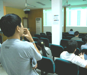 Tăng điểm trong dự tính nhưng vẫn còn những thận trọng.