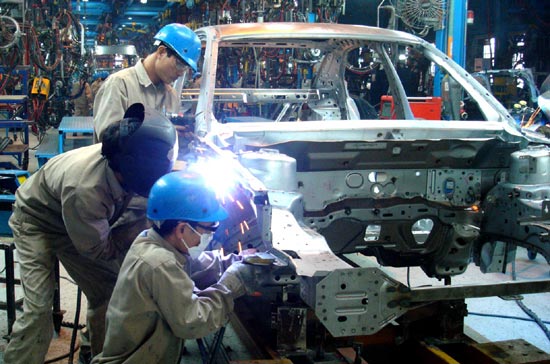 Công nghiệp tiếp tục cho thấy dấu hiệu phục hồi rõ rệt khi đạt mức tăng 13,5% so với cùng kỳ, cao hơn so với chỉ tiêu kế hoạch 12% của năm nay.