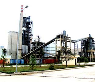 Nhà máy Xi măng Hải Phòng. Trước đây, F.L.Smith (Đan Mạch) là hãng đầu tiên giúp xây dựng nhà máy này.