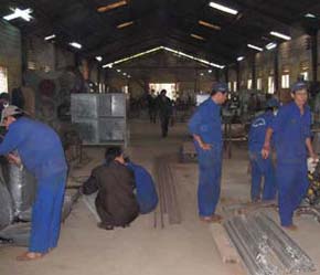 Thiếu hụt lao động khiến cho tình trạng sản xuất của các doanh nghiệp luôn trong thế bị động.