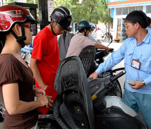 Theo Bộ Tài chính, việc điều hành theo các nguyên tắc hiện nay “sẽ đem lại nhiều lợi ích hơn và lâu dài cho cả người dân, doanh nghiệp và Nhà nước”.