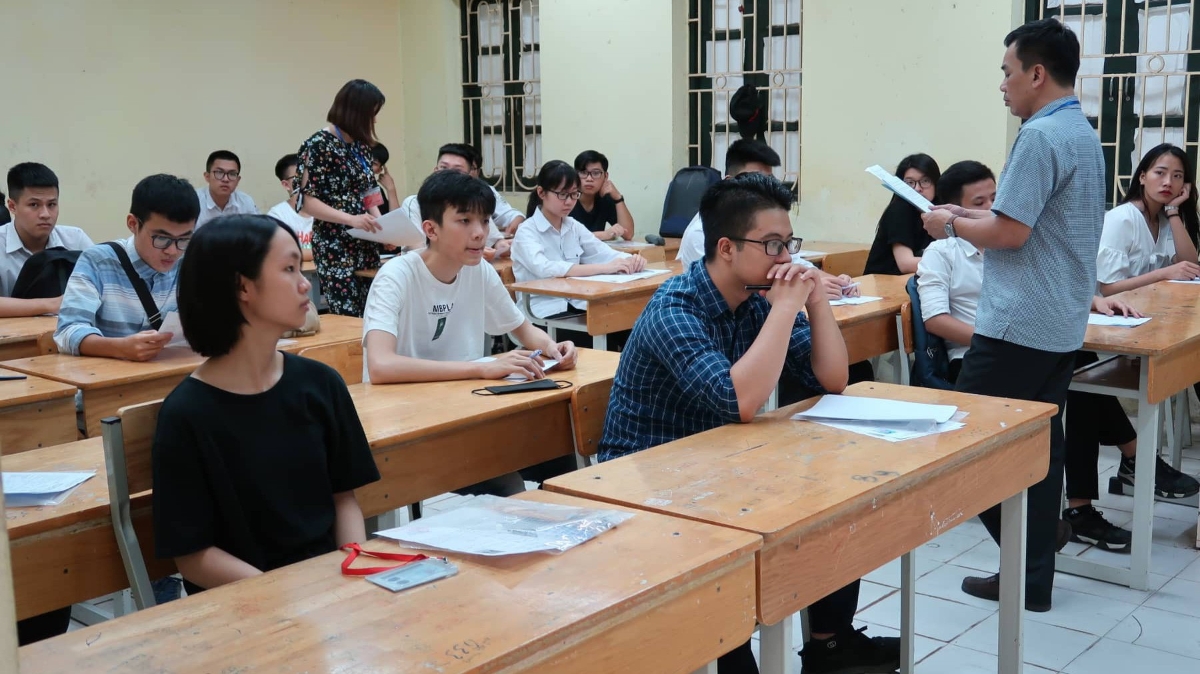 Đề thi môn Ngữ văn trong sáng 25/6 được nhận xét là vừa sức với thí sinh.