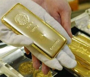 Các hoạt động mua vào kiếm lời vẫn hậu thuẫn cho giá vàng.