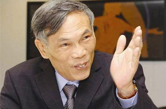  Nguyên Bộ trưởng Bộ Thương mại Trương Đình Tuyển nhấn mạnh rằng nói đưa giá điện, xăng dầu theo giá thị trường trong hoàn cảnh hiện nay là sai lầm.