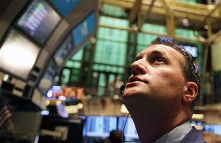 Giới đầu tư lại le lói hy vọng khả năng tháo ngòi trái bom nợ Hy Lạp - Ảnh: Reuters.