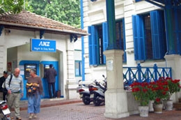 Một điểm giao dịch của ANZ tại Hà Nội.